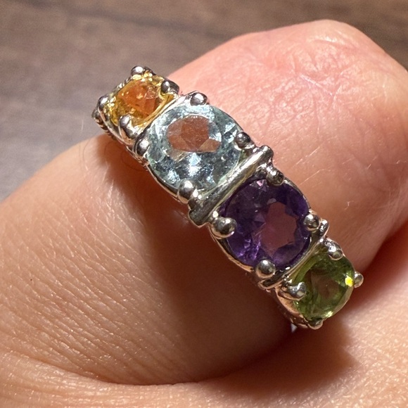Elegant Multi-Stone Silver Ring Size 7 - Picture 6 of 7